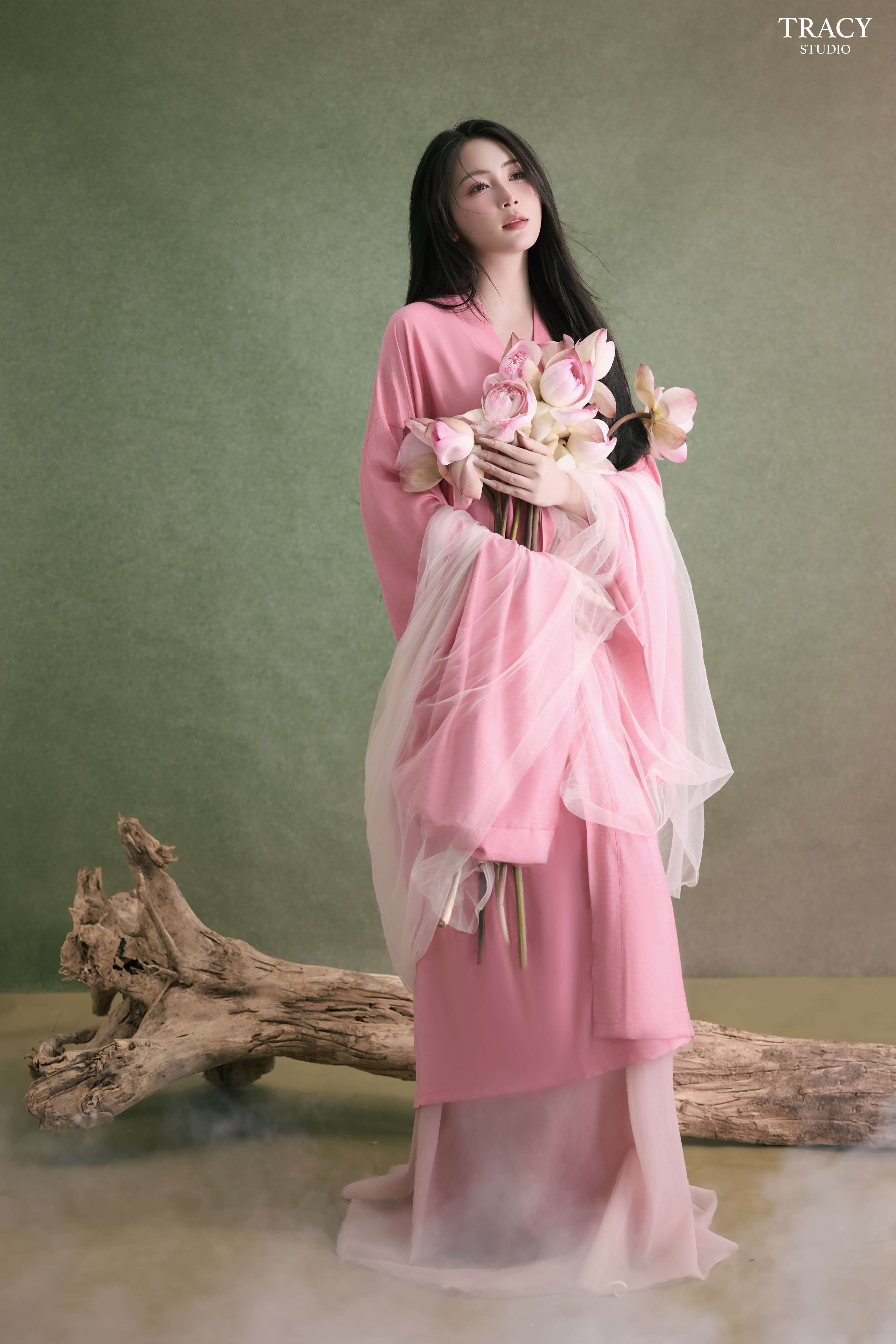 frontend/img/gallery/concept-sen/tracy-studio-chup-concept-sen-hang (4).jpg